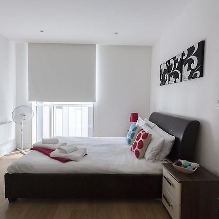 Times Square Serviced Apartments Londen Buitenkant foto