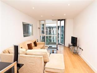 Times Square Serviced Apartments Londen Buitenkant foto