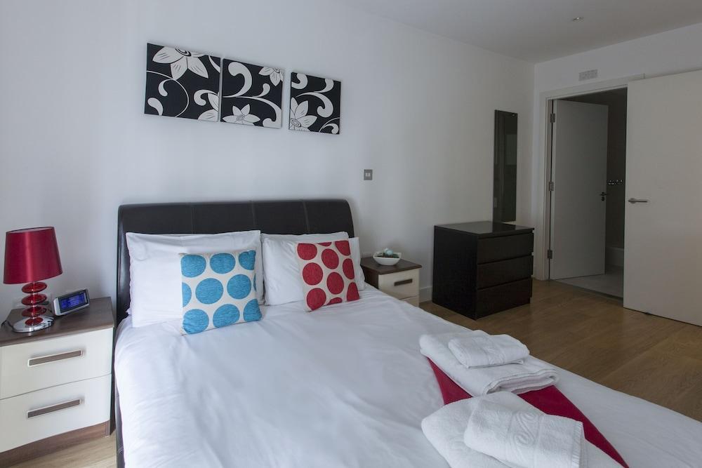 Times Square Serviced Apartments Londen Buitenkant foto